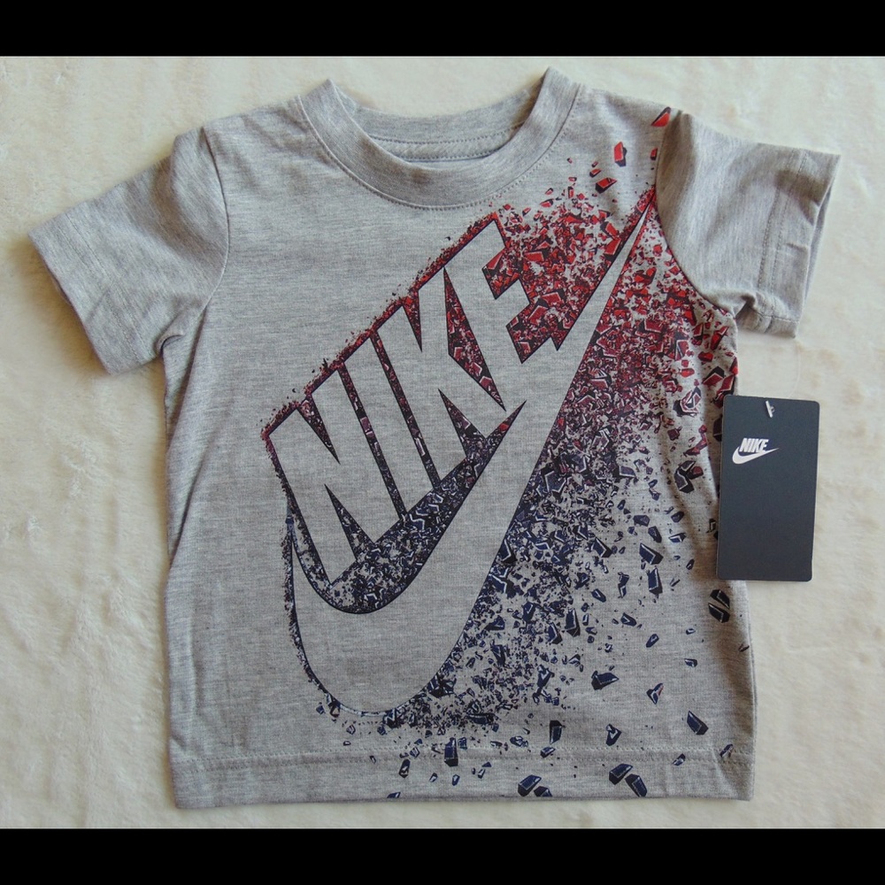 Nike Tee Boys New with Tags - Picture 1 of 2